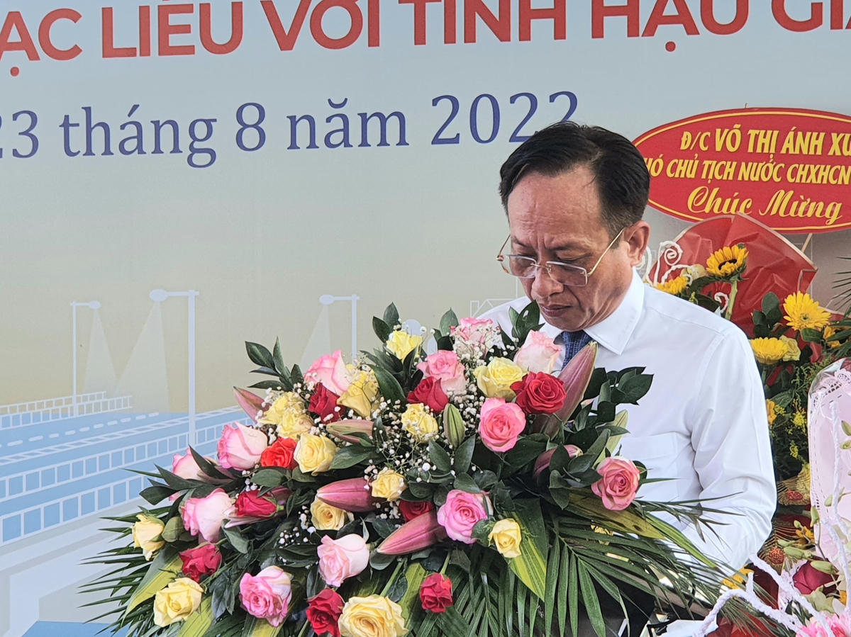 Chủ tịch UBND tỉnh Bạc Liêu Phạm Văn Thiều phát biểu tại lễ khánh thành cầu Xẻo Vẹt.