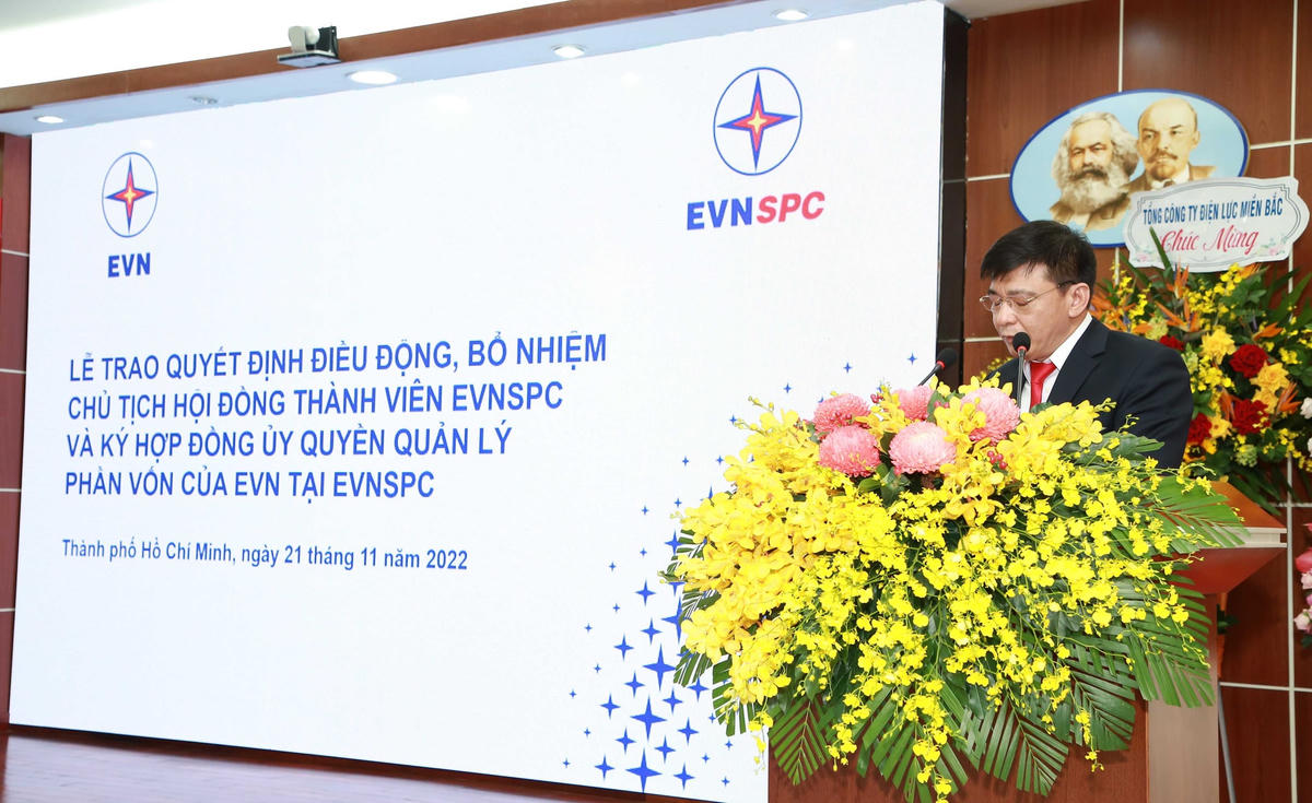 ông Lê Văn Trang - Chủ tịch HĐTV EVNSPC phát biểu nhận nhiệm vụ.