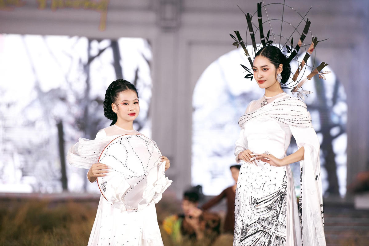 nong-thuy-hang-va-thuy-tien-1.jpeg