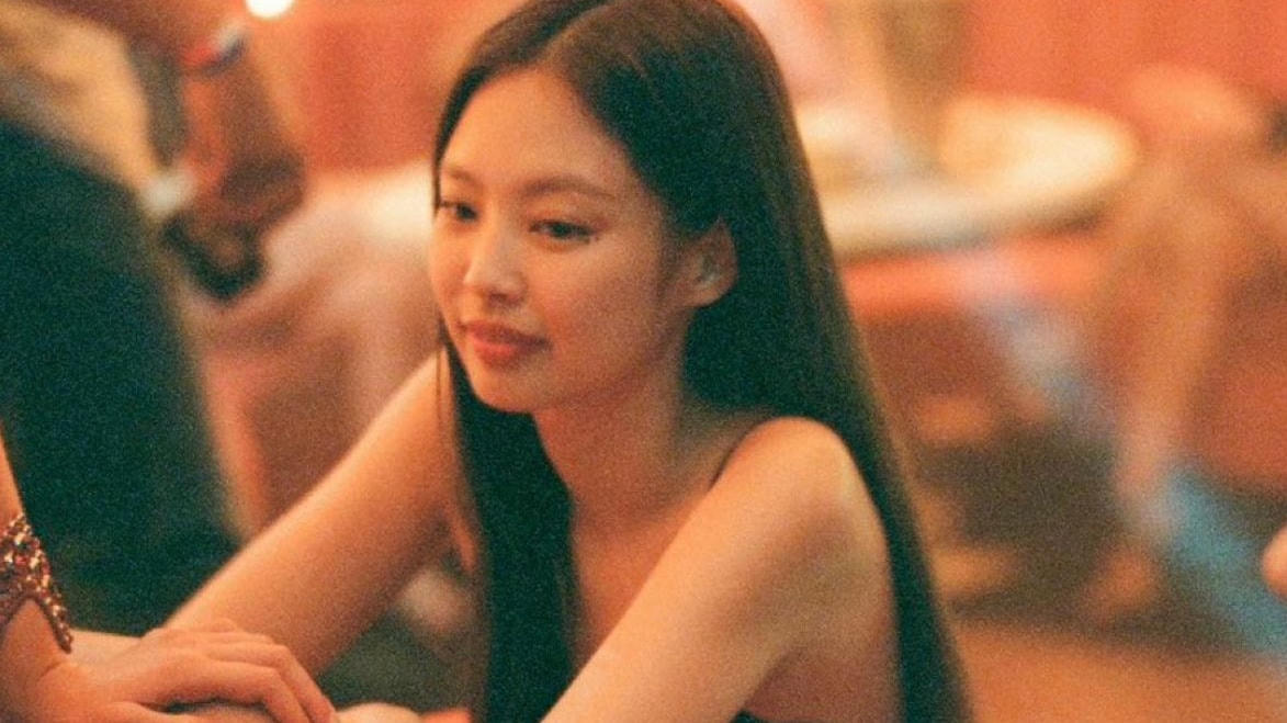 Thành viên nhóm nhạc Blackpink gây tranh cãi khi lấn sân diễn xuất. 