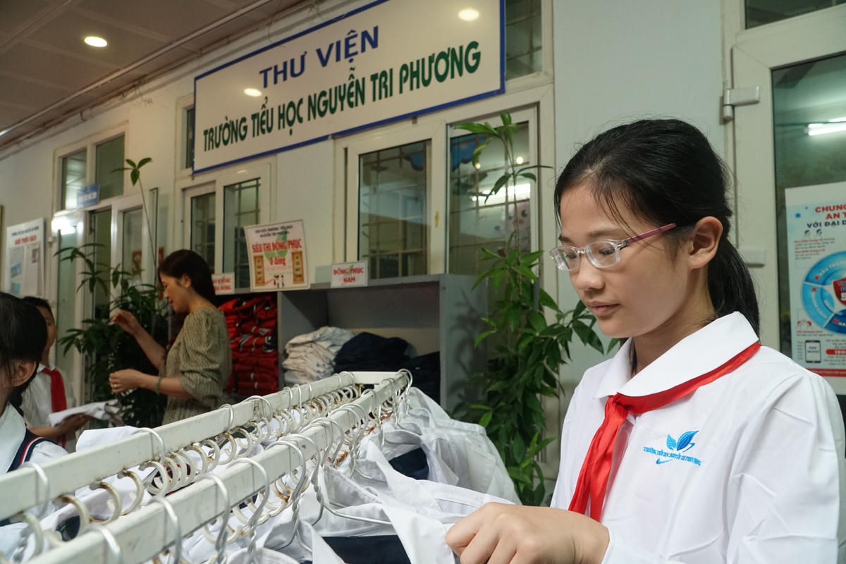 Siêu thị đồng phục 0 đồng cho học sinh có hoàn cảnh khó khăn