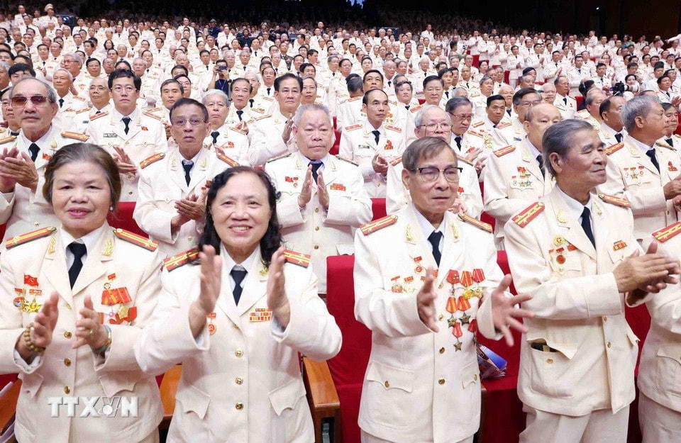 Các đại biểu tham dự buổi lễ. (Ảnh: Phạm Kiên/TTXVN)