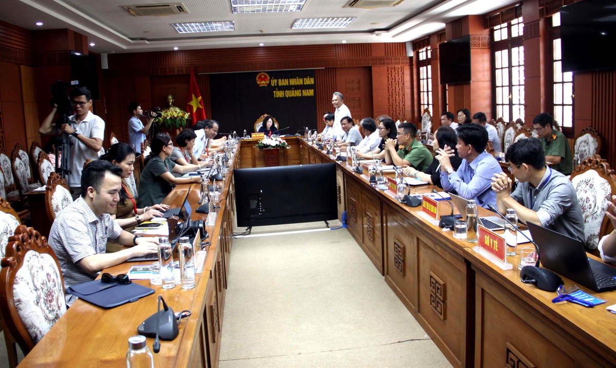 Quang cảnh buổi làm việc.