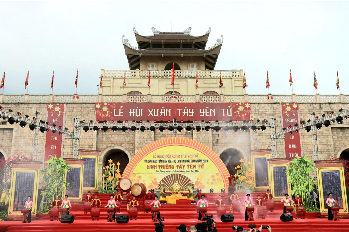 Chương trình nghệ thuật “Linh thiêng Tây Yên Tử”.