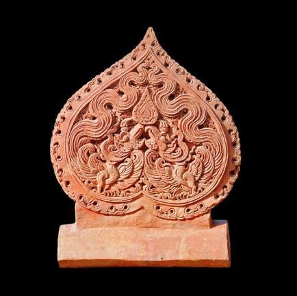 Ngói úp nóc mái, gắn lá đề trang trí chim phượng, thời Lý (thế kỷ 11- 12).