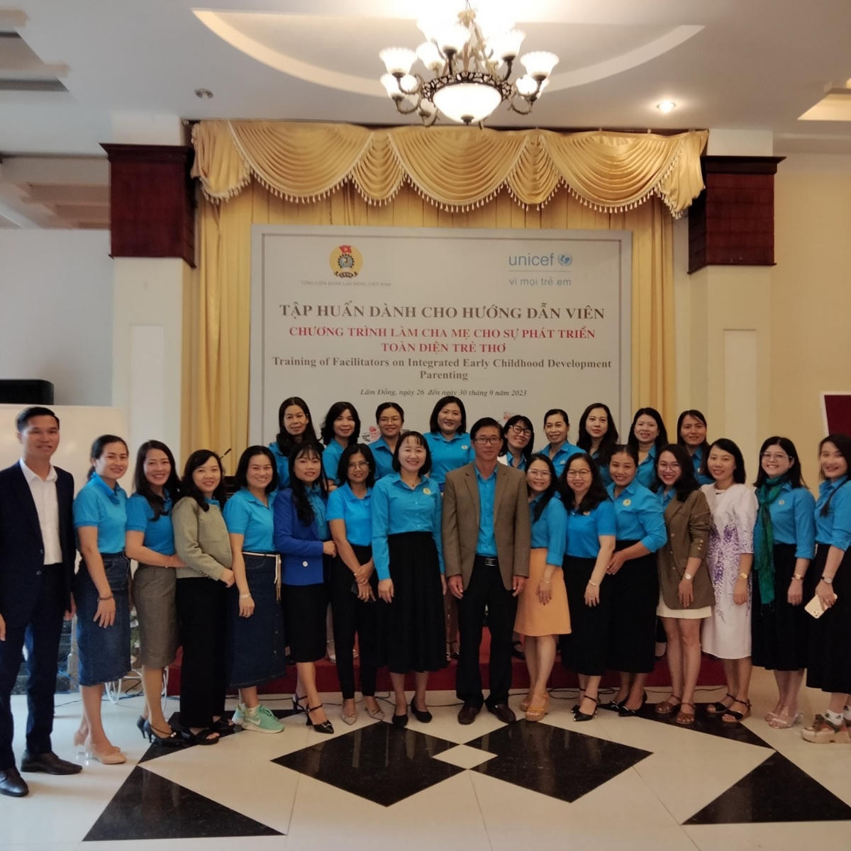 Cán bộ công đoàn tham gia lớp tập huấn giảng viên kiêm chức về kỹ năng làm cha mẹ cho phát triển toàn diện trẻ thơ.