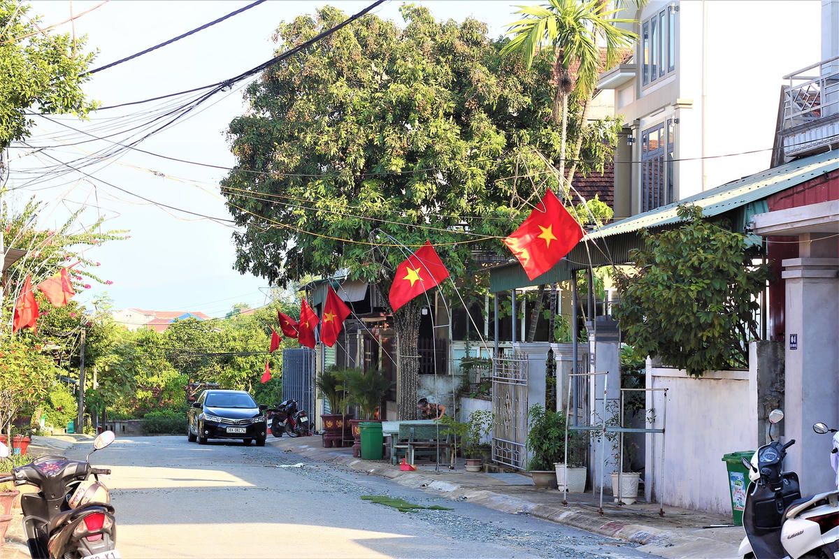 Đường làng, ngõ xóm ở Kỳ Anh (Hà Tĩnh) thông thoáng, sạch đẹp đón Tết Độc lập.