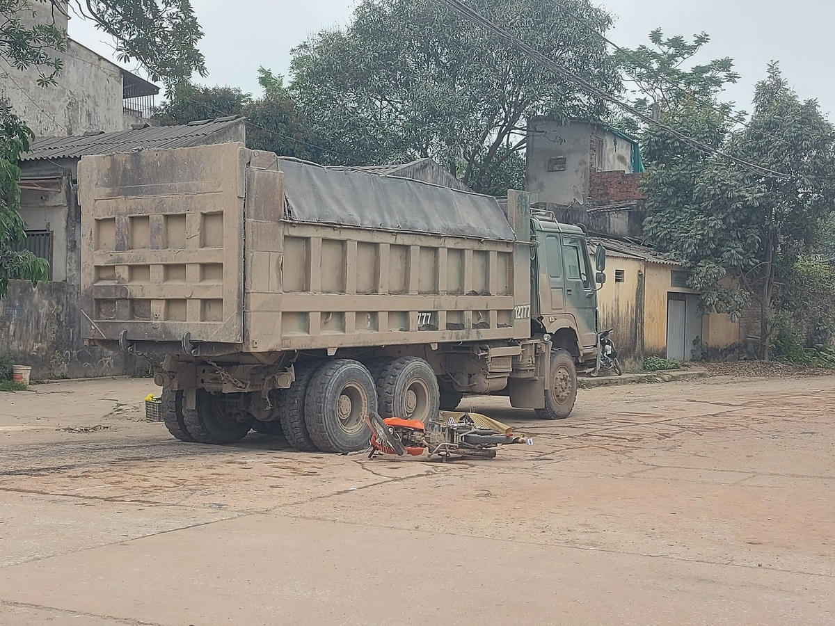 Hiện trường vụ tai nạn khiến 1 người chết tại chỗ.