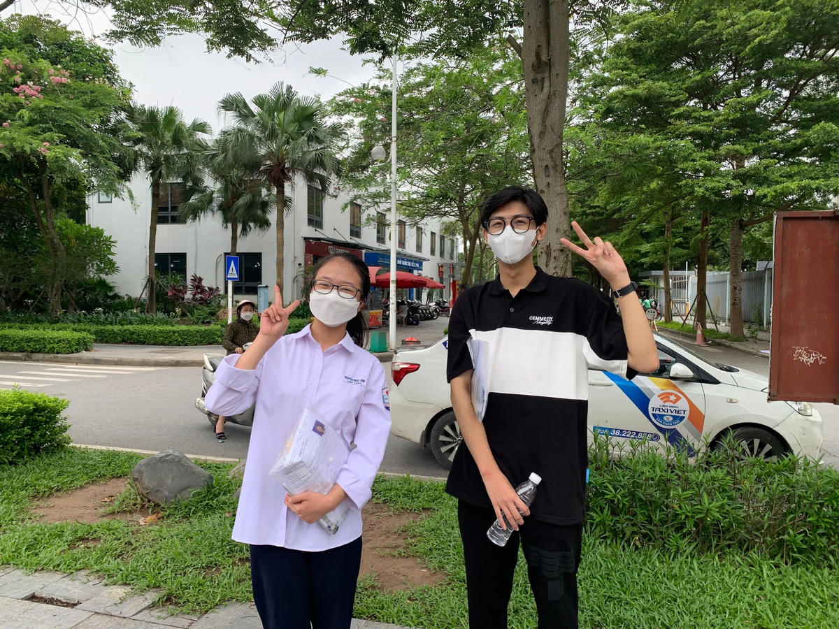 Bình và Ngọc Anh đã nỗ lực ôn tập cho kỳ thi tốt nghiệp THPT.