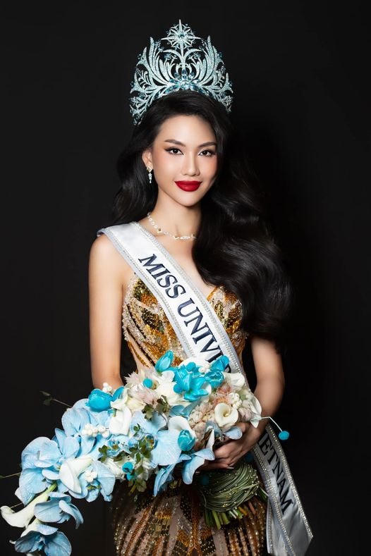 Bùi Quỳnh Hoa vượt qua 17 thí sinh đăng quang Miss Universe Vietnam 2023. 