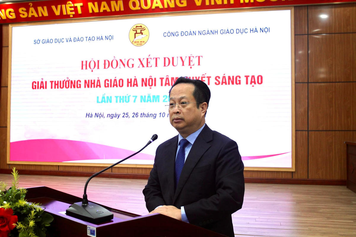 Giám đốc Sở GDĐT Hà Nội Trần Thế Cương phát biểu khai mạc.