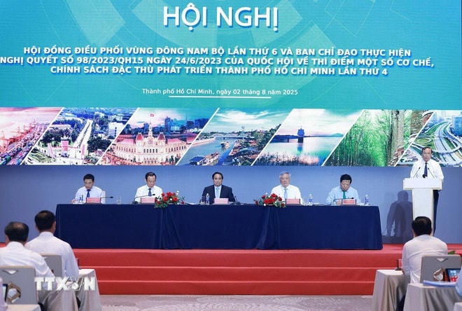 Thủ tướng Phạm Minh Chính chủ trì Hội nghị Hội đồng điều phối vùng Đông Nam Bộ lần thứ 6 và Ban Chỉ đạo thực hiện Nghị quyết số 98 của Quốc hội. (Ảnh: Dương Giang/TTXVN) ttxvn-0208-thu-tuong-dong-nam-bo-3.jpg