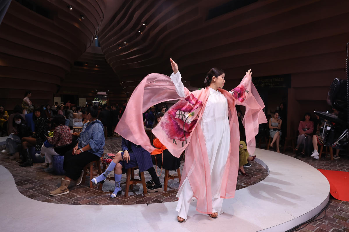Dàn sao hội tụ trong show diễn VC Fashion Show - Bước chân di sản&nbsp;
