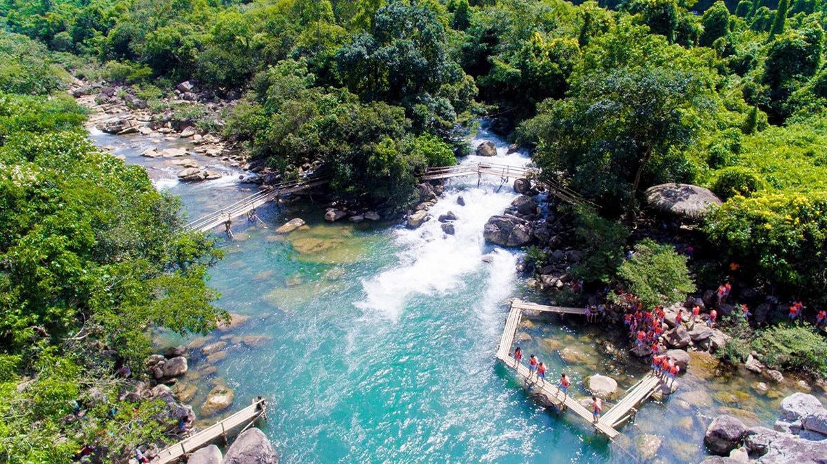  Động Phong Nha được giới thiệu ở trip 2 “những hang động nổi tiếng Quảng Bình”.