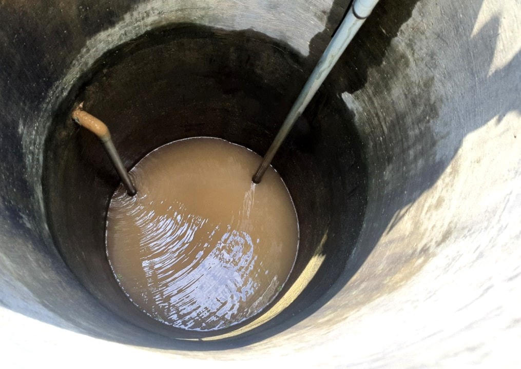 Nước giếng của gia đình bà Hai hiện bị vàng đục.