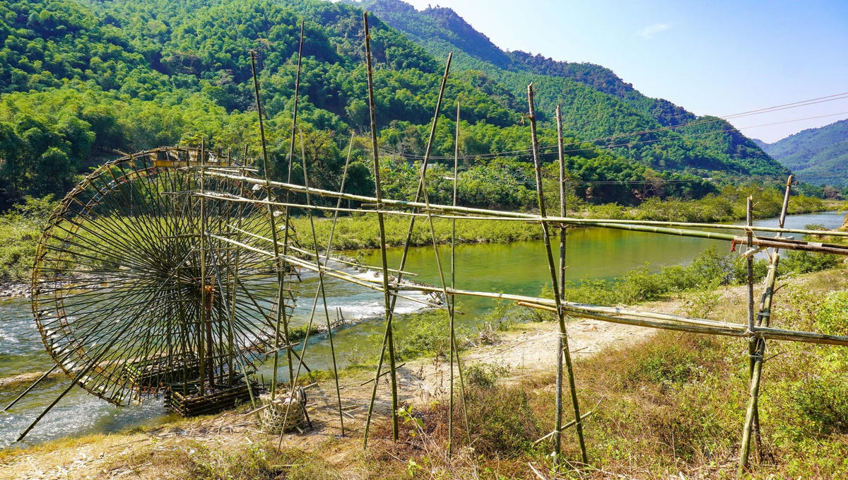 Người dân địa phương đánh giá, phương pháp lấy nước này đã có từ lâu đời nhưng vẫn hữu hiệu cho đến ngày nay. Dù kỳ công và thường phải làm lại sau mỗi đợt lũ, nhưng đây là phương tiện tưới nước hữu hiệu, ít tốn kém về kinh phí và thân thiện với thiên nhiên của người miền núi.  