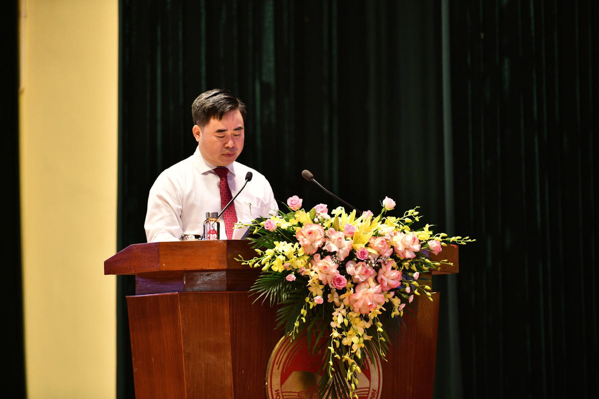 Ông Phạm Minh Tuấn, Giám đốc - Tổng Biên tập Nhà xuất bản Chính trị quốc gia Sự thật phát biểu tại Hội thảo.