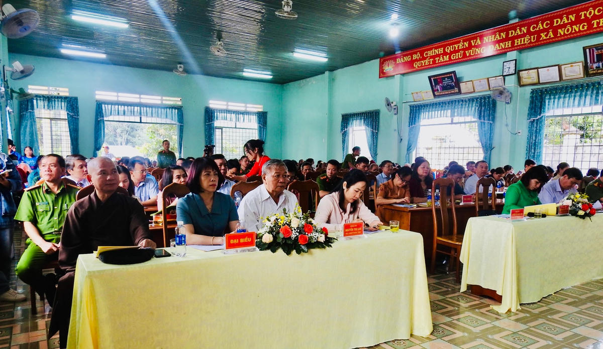 Các đại biểu về dự Ngày hội.  