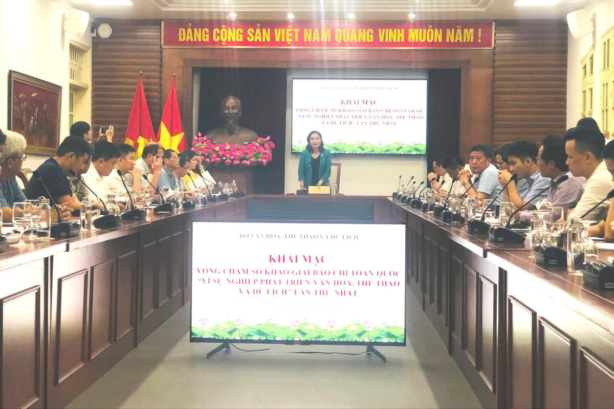 Toàn cảnh lễ khai mạc.