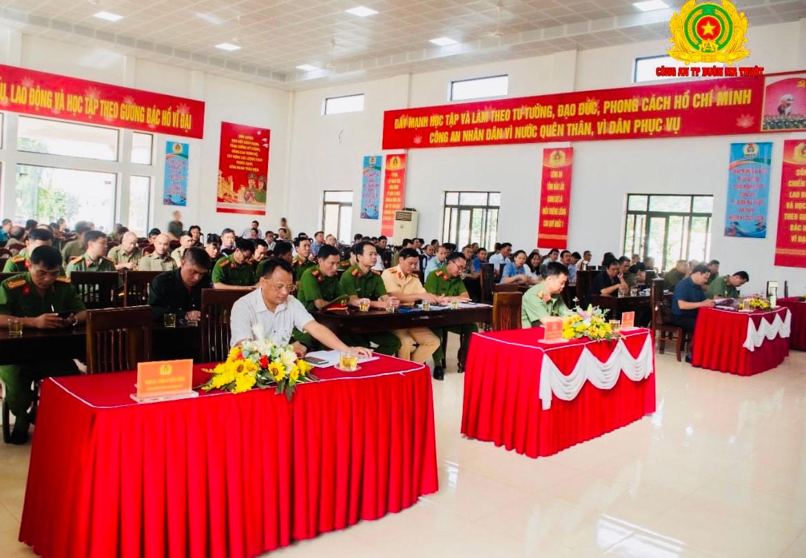 Toàn cảnh Hội nghị.