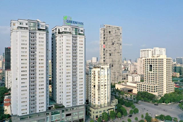 Đánh thuế cao đối với người có nhiều nhà đất sẽ hạn chế việc dòng tiền đổ quá nhiều vào bất động sản, thúc đẩy việc đầu tư vốn cho sản xuất kinh doanh. Ảnh: Quang Vinh.  