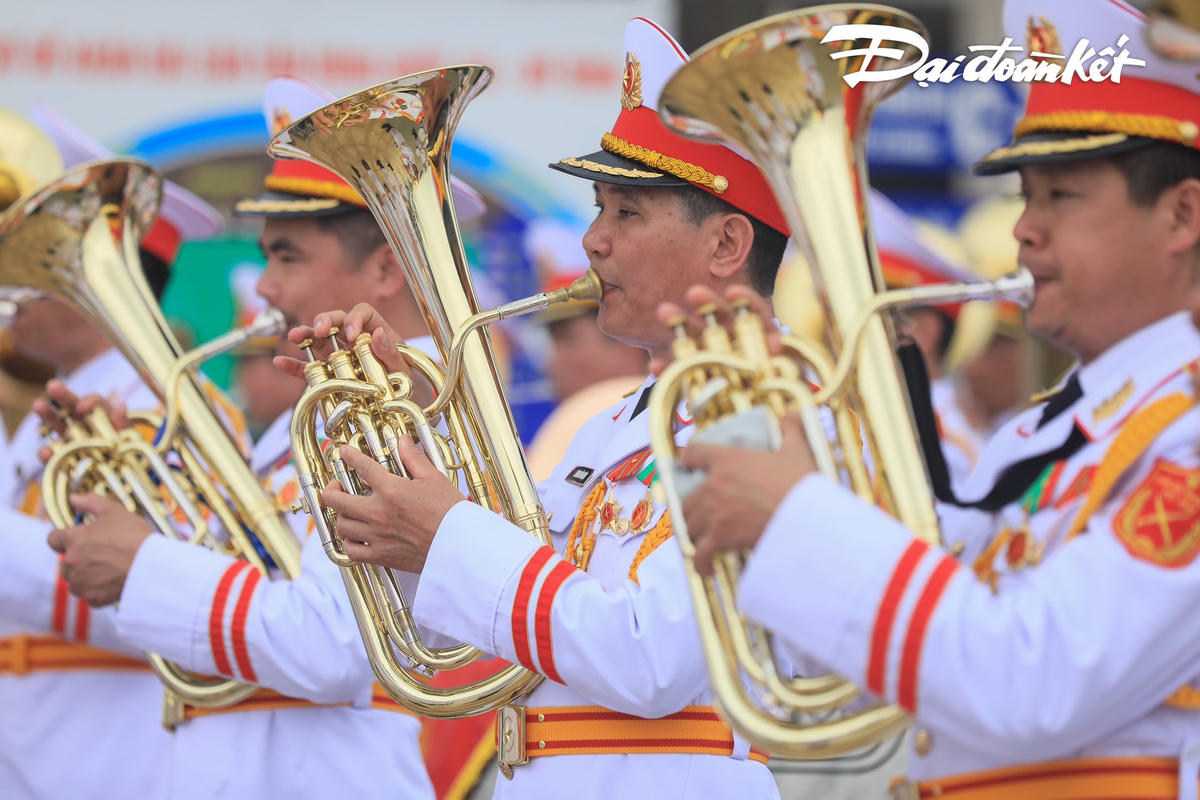 Đồng thời tạo không khí vui vẻ, thân thiện, đem lại sự hào hứng và đoàn kết, đảm bảo các yêu cầu về công tác phòng, chống dịch, an ninh, an toàn và tiết kiệm.