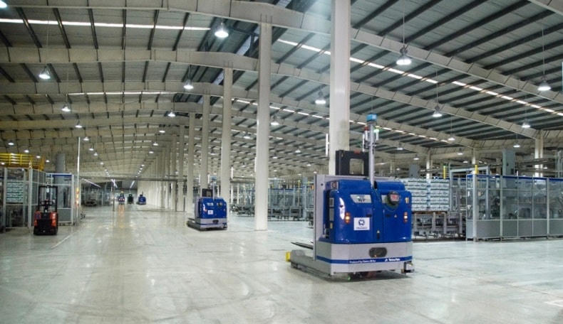 Siêu nhà máy sữa Việt Nam của Vinamilk với công suất 800 triệu lít sữa/năm, giảm phát thải tới 10.000 tấn CO2/năm nhờ các giải pháp công nghệ “xanh” hơn.