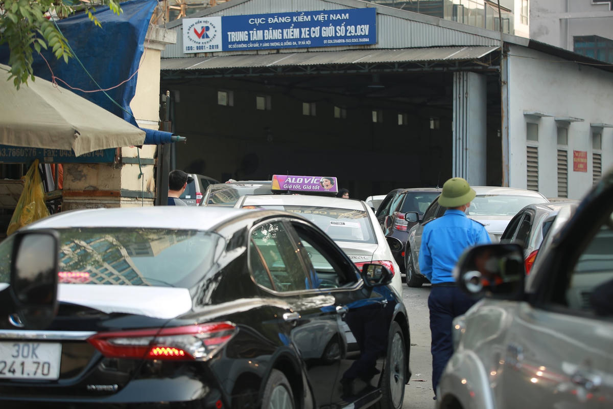 Tình trạng ùn tắc đăng kiểm, Cục Đăng kiểm Việt Nam đưa ra khuyến cáo đối với các chủ phương tiện.
