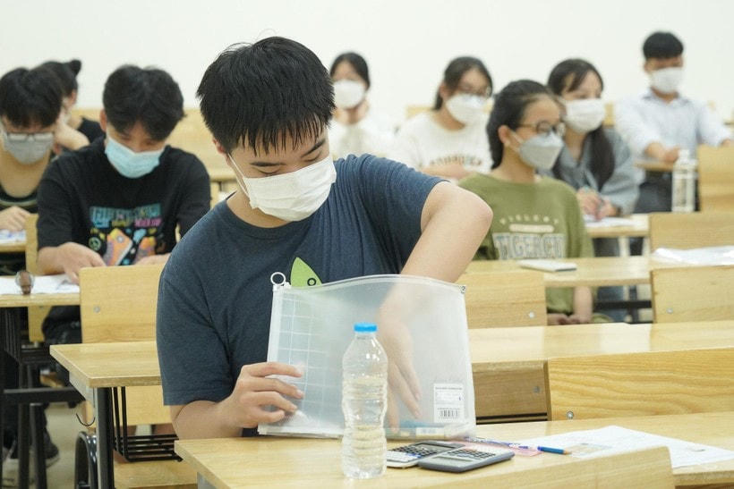 Thí sinh tham dự Kỳ thi đánh giá tư duy của Đại học Bách khoa Hà Nội.