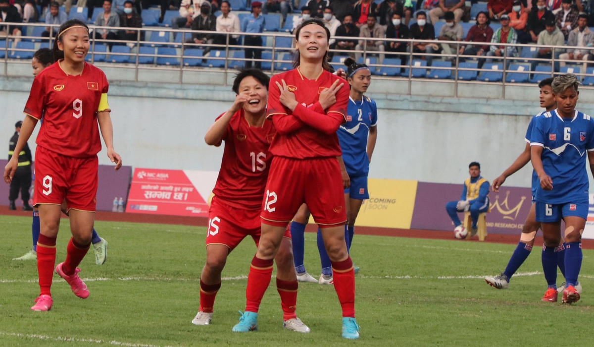 Hải Yến lập cú đúp giúp đội tuyển nữ Việt Nam giành chiến thắng 2-0 trước Nepal (Ảnh: VFF).