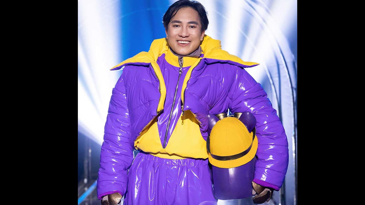 Cả trường quay vỡ òa vì ẩn sau lớp mascot Tê Giác Ngộ Nghĩnh là ca, nhạc sĩ Châu Khải Phong.