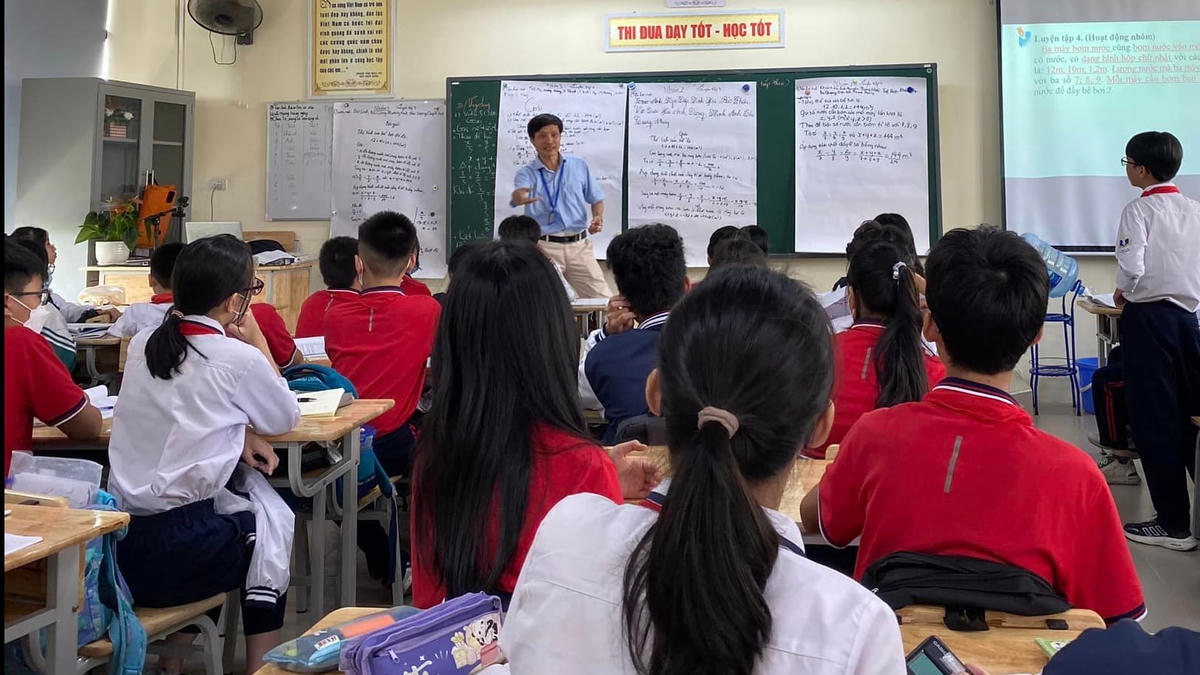 Chương trình GDPT 2018 chú trọng đánh giá năng lực, phẩm chất người học. Vì thế, nên giảm bớt học thêm, dạy thêm.