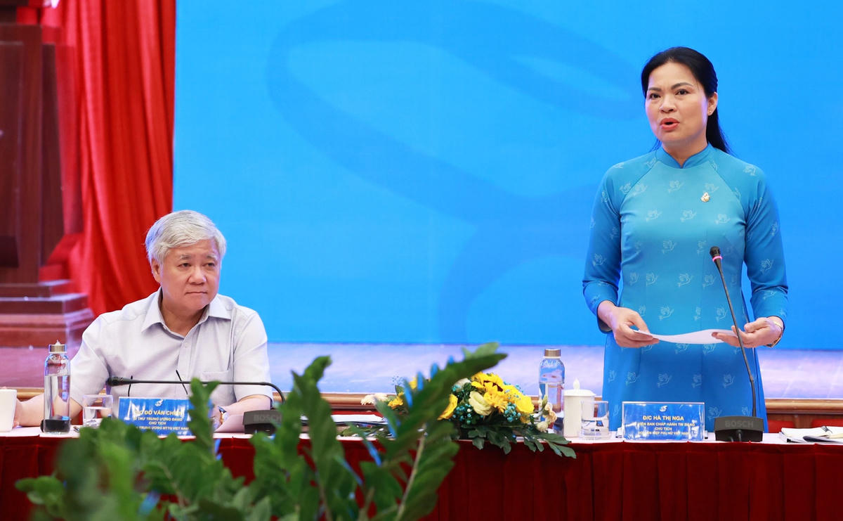 Bí thư Trung ương Đảng, Chủ tịch UBTƯ MTTQ Việt Nam Đỗ Văn Chiến và Ủy viên Trung ương Đảng, Chủ tịch Hội Liên hiệp Phụ nữ Việt Nam Hà Thị Nga chủ trì Hội nghị.