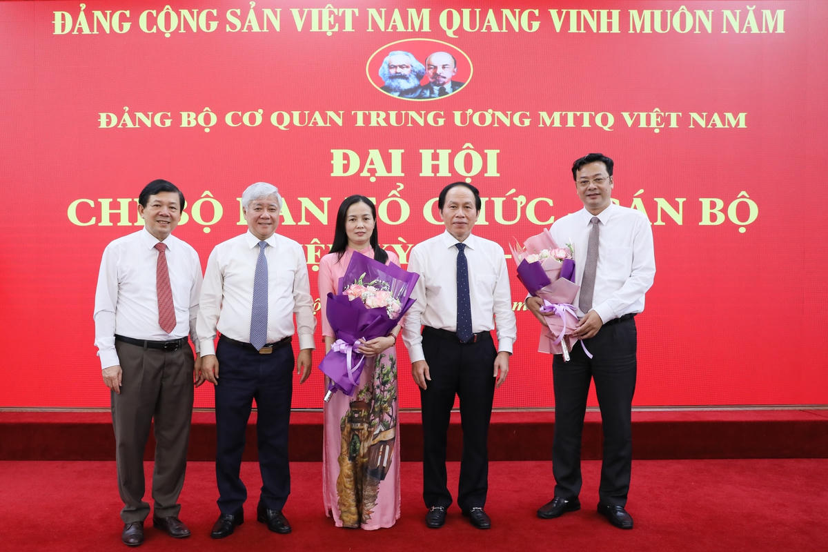 Xây dựng Chi bộ Ban Tổ chức - Cán bộ vững mạnh, xứng đáng với niềm tin của cán bộ, đảng viên