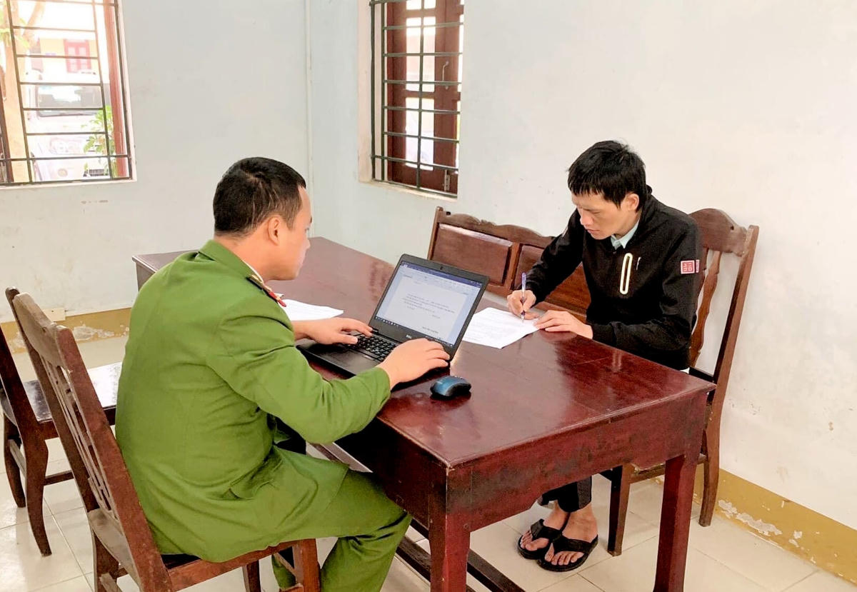 Đối tượng Phan Công Chiến tại cơ quan công an.