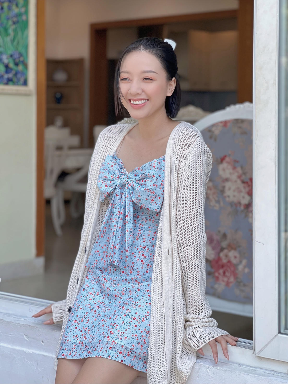 Sau vai diễn phản diện Thuỷ Tiên trong bộ phim “Hoa sơn trà”,  Băng Di có cơ hội làm mới hình ảnh của bản thân với vai chính diện ở phim truyền hình “Bí mật hai thế giới”.