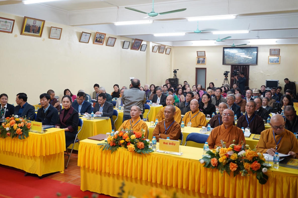 Các đại biểu tham dự hội thảo.