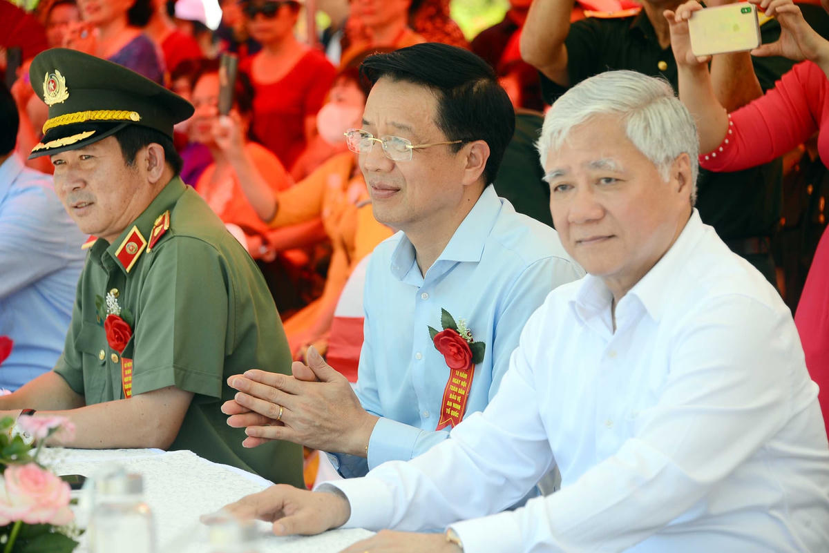 Chủ tịch UBTƯ MTTQ Việt Nam Đỗ Văn Chiến dự phần hội tại Di tích Quốc gia đặc biệt Đền Cửa Ông - Cặp Tiên.