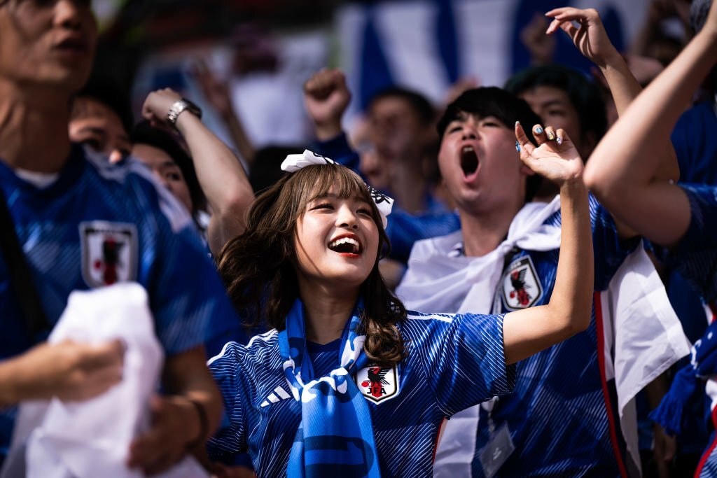 Chờ đợi các đội bóng châu Á lại mang về niềm vui cho cổ động viên. Ảnh: Getty.