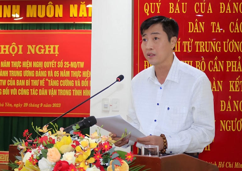 Ông Bùi Tuấn Quang, Phó Trưởng ban Dân vận Trung ương phát biểu tại hội nghị.