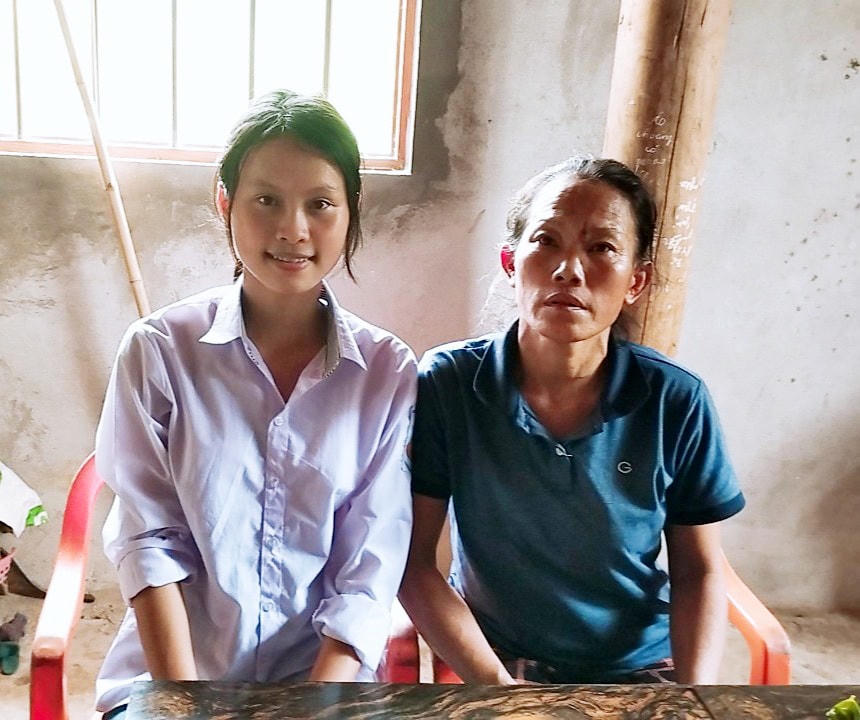 Bà Nguyễn Thị Liên (mẹ của Thảo) quyết tâm cho con theo học đến cùng. 