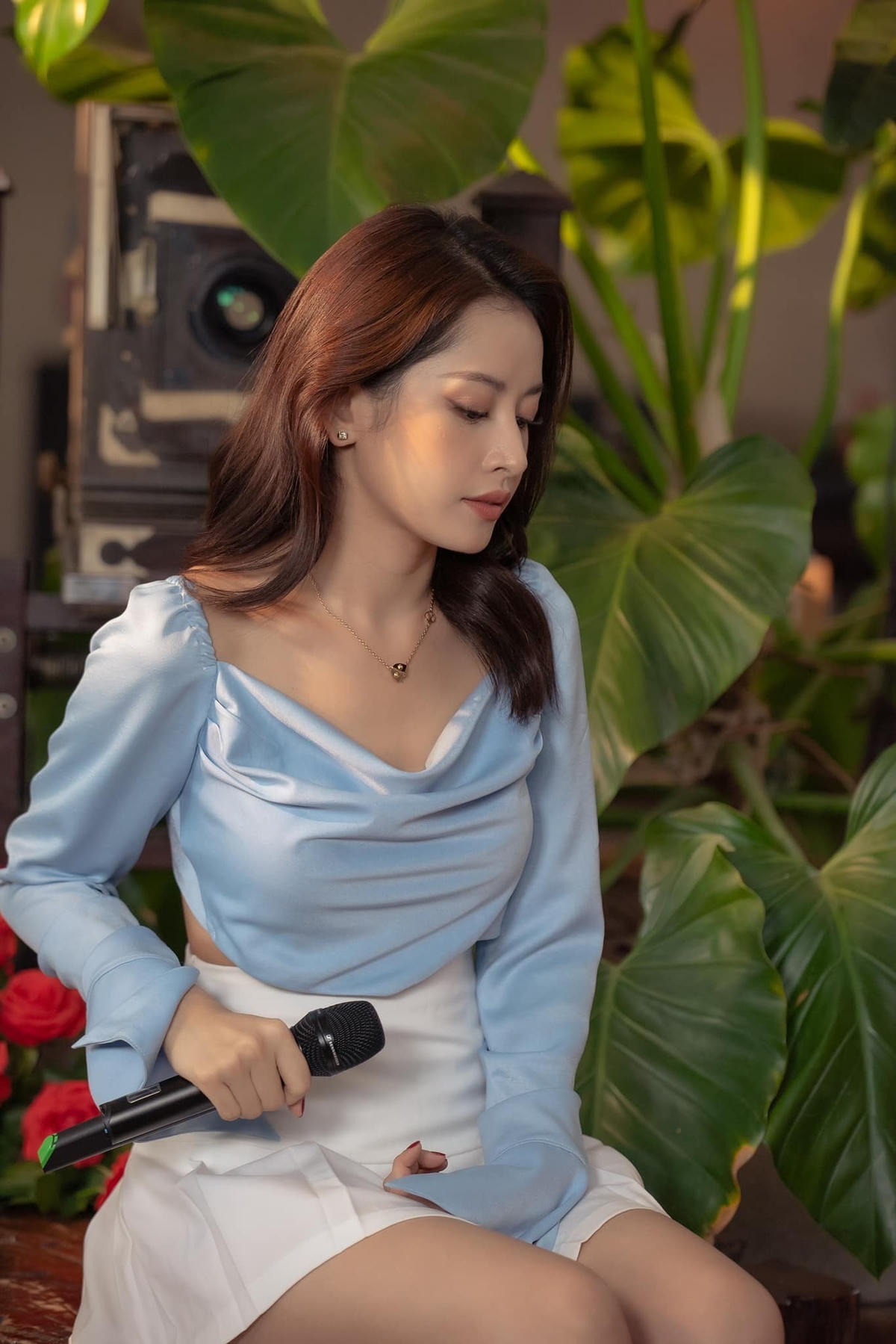 Không ít lần giọng ca “Anh ơi ở lại” gây tranh cãi vì thể hiện lệch tông và chênh phô.