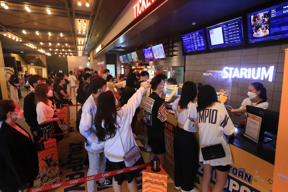 Các rạp chiếu phim tư nhân và liên doanh nước ngoài thu hút khán giả.