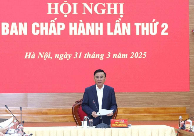 Ông Trần Cẩm Tú, Ủy viên Bộ Chính trị, Thường trực Ban Bí thư, Bí thư Đảng ủy chủ trì Hội nghị. (Ảnh: Phương Hoa/TTXVN) dang-bo-co-quan-dang-3.jpg