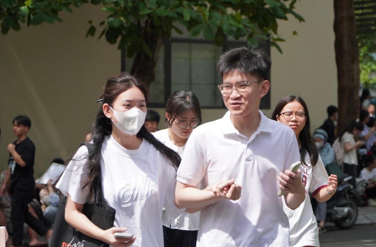 Năm nay là năm thứ tư Trường Đại học Sư phạm Hà Nội tổ chức kỳ thi đánh giá năng lực. Thí sinh đăng ký một số bài thi trong các môn Toán, Ngữ văn, Tiếng Anh, Vật lý, Hóa học, Sinh học, Lịch sử, Địa lý. Ảnh: Nguyễn Hoài