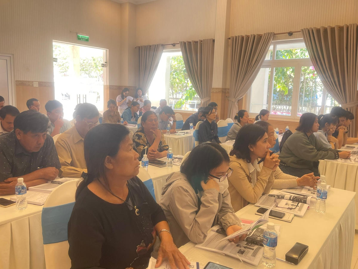 Các đại biểu tham dự tập huấn.