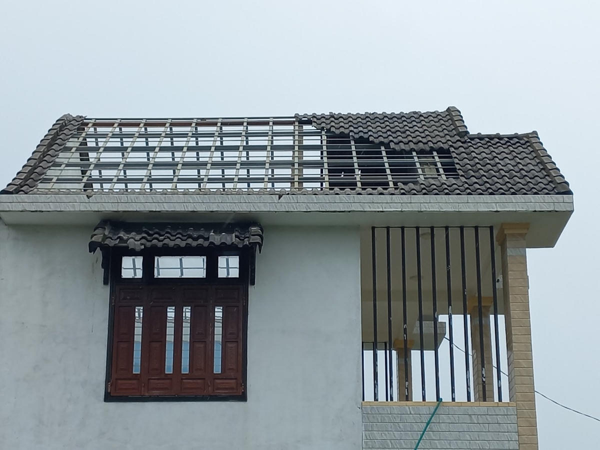 Phường Hương An là một trong những địa phương trên địa bàn tỉnh Thừa Thiên - Huế có nhiều ngôi nhà bị tốc mái.