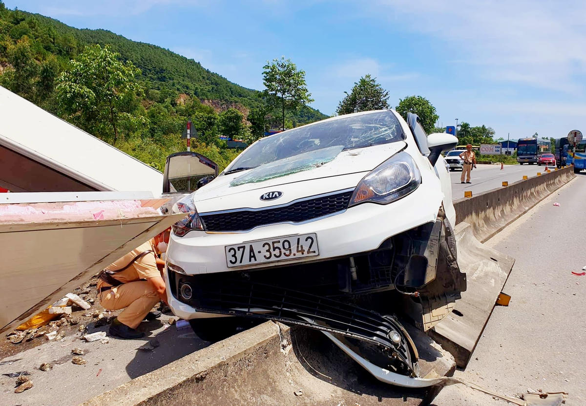 Vụ tai nạn giao thông may mắn không gây thiệt hại về người.  