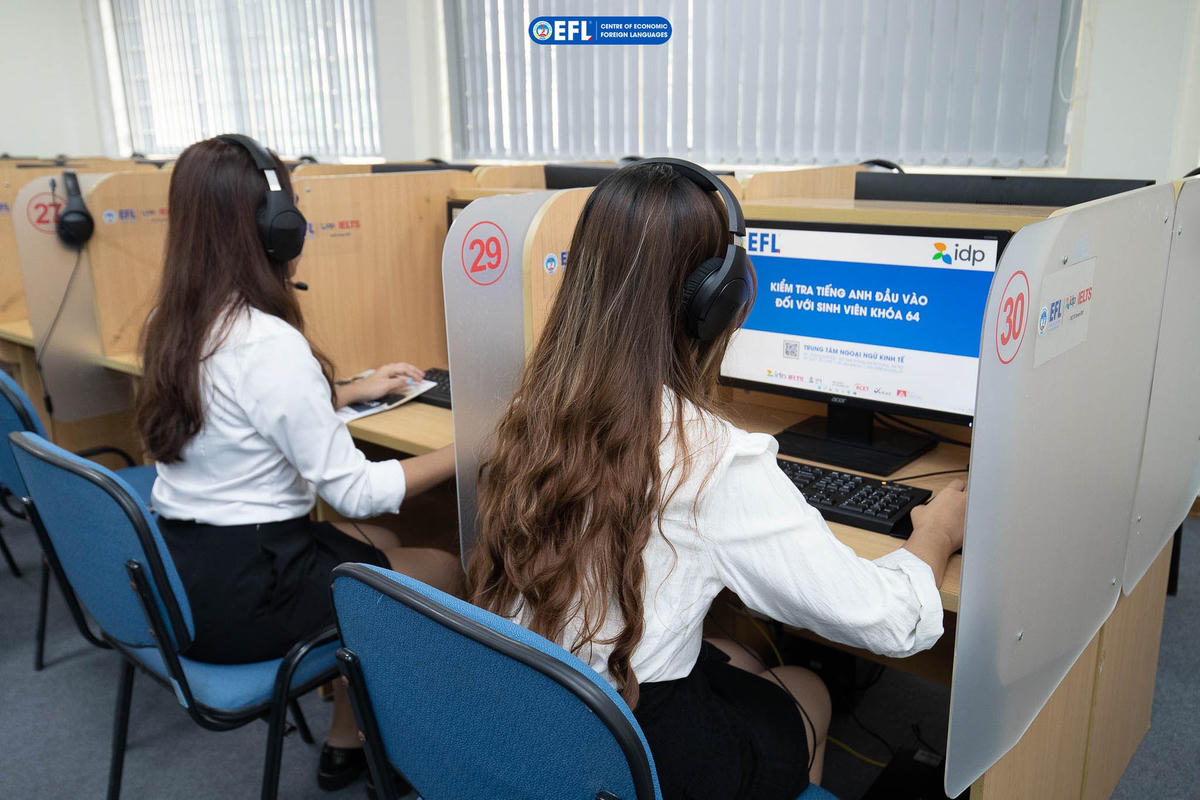 Trường ĐH Kinh tế quốc dân kiểm tra tiếng Anh đầu vào đối với tân sinh viên.
