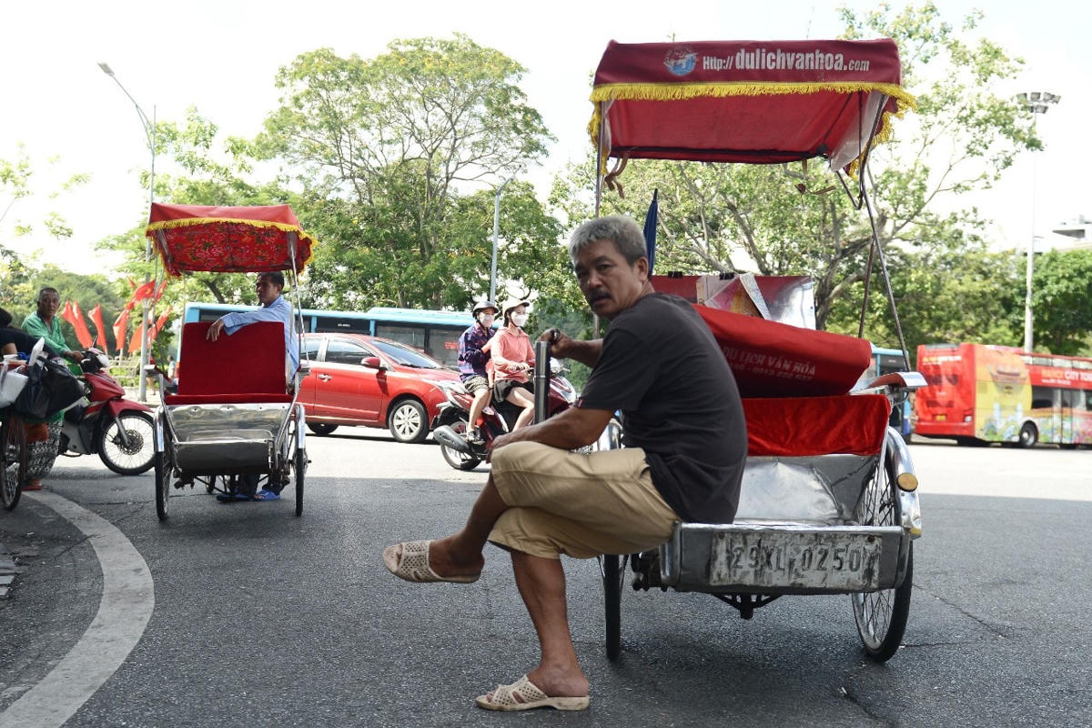 Hà Nội: Người dân, du khách chủ quan trước diễn biến phức tạp của Covid-19, cúm A